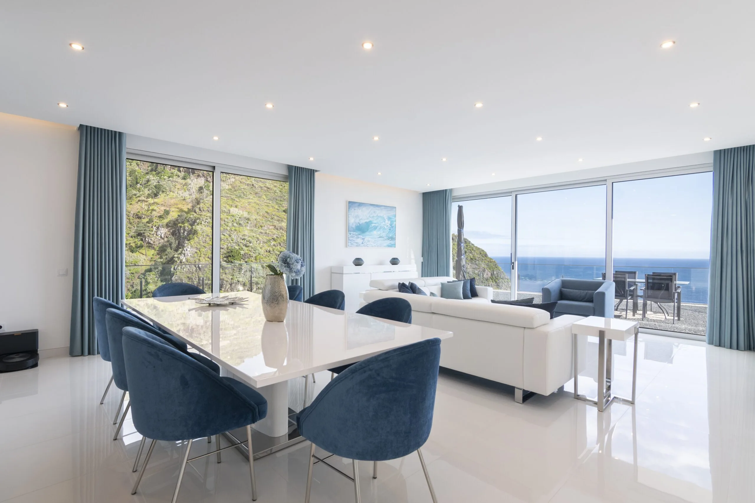 Villa Seaview | Elegant Luxury Interior Design Madeira 2025 2 DSC8523 HDR scaled